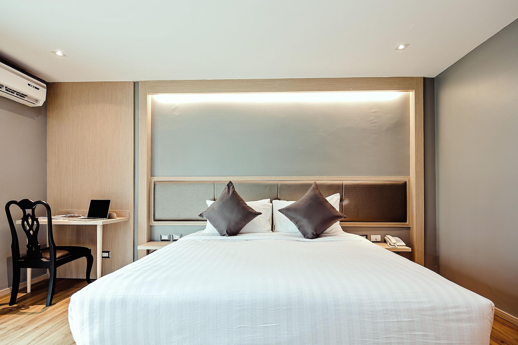 Three Sukhumvit Hotel - Sha Plus Certified Bangkok Exterior photo