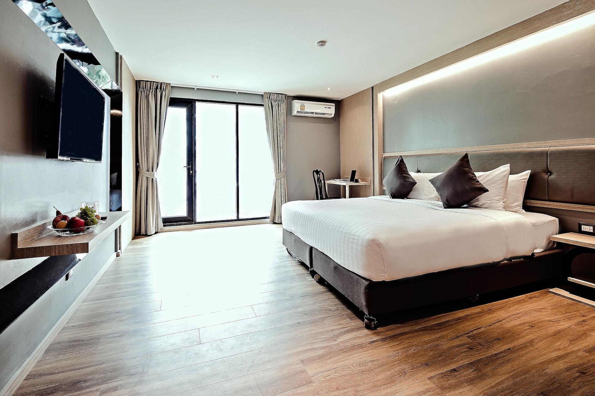 Three Sukhumvit Hotel - Sha Plus Certified Bangkok Exterior photo