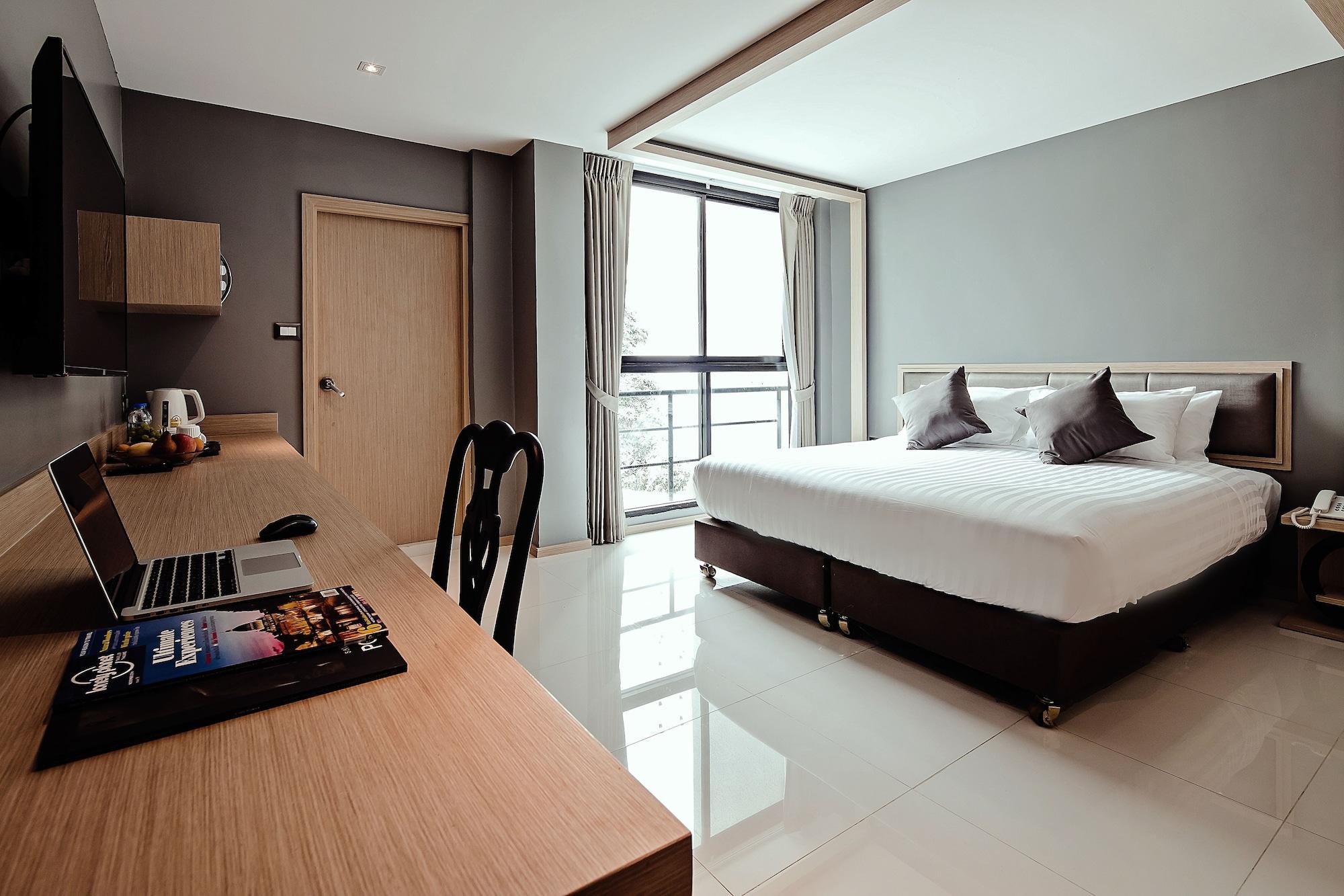 Three Sukhumvit Hotel - Sha Plus Certified Bangkok Exterior photo