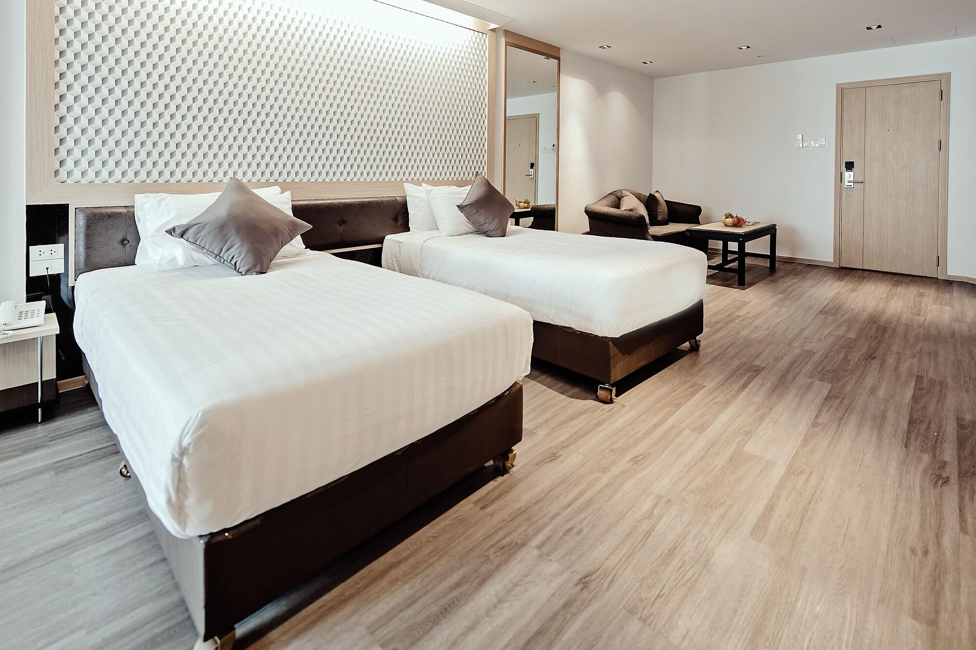 Three Sukhumvit Hotel - Sha Plus Certified Bangkok Exterior photo