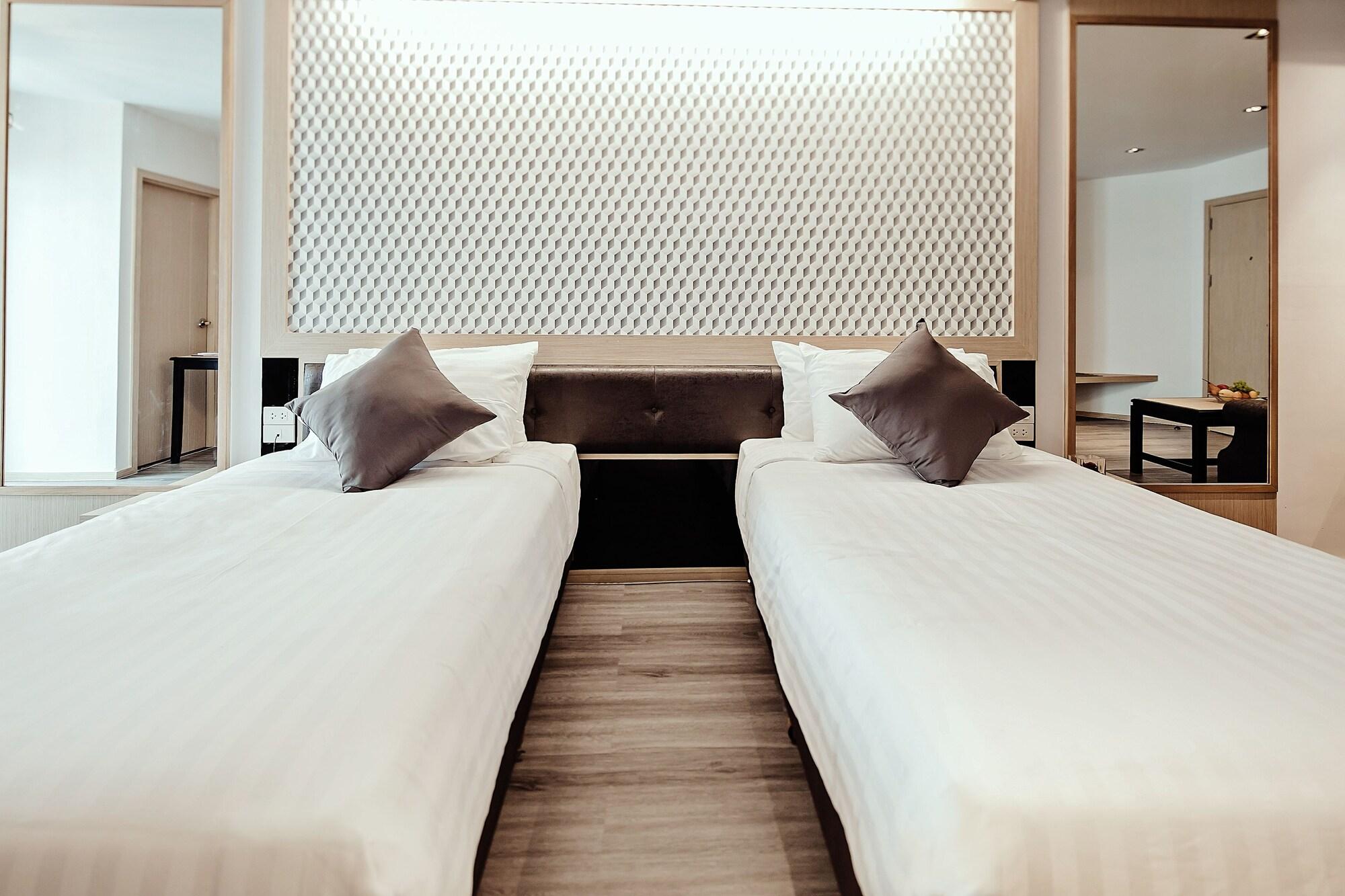 Three Sukhumvit Hotel - Sha Plus Certified Bangkok Exterior photo