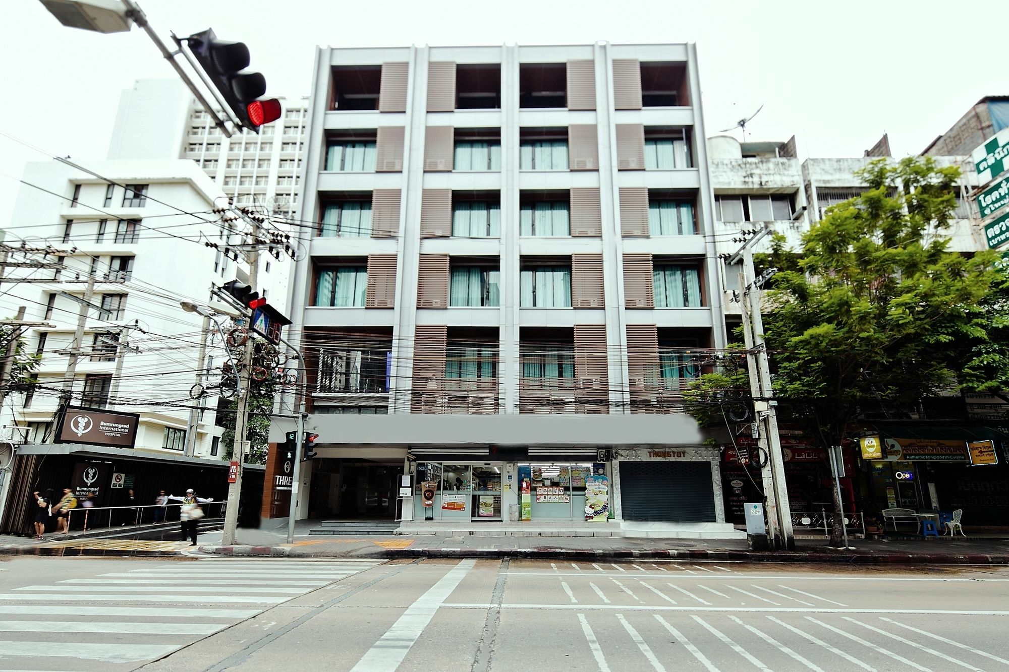 Three Sukhumvit Hotel - Sha Plus Certified Bangkok Exterior photo